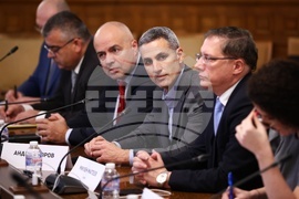 Парламент - Комисия по правата на човека, вероизповеданията и жалбите на гражданите