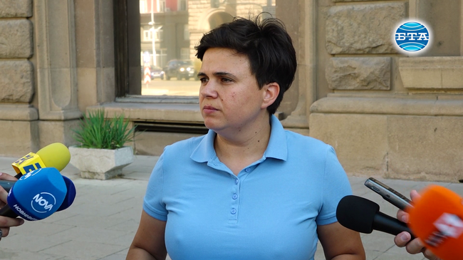 Над 7000 души искат от президента да наложи вето върху законовите промени, забраняващи пропаганда на нетрадиционна сексуална ориентация