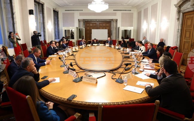 Парламент - Комисия по туризъм