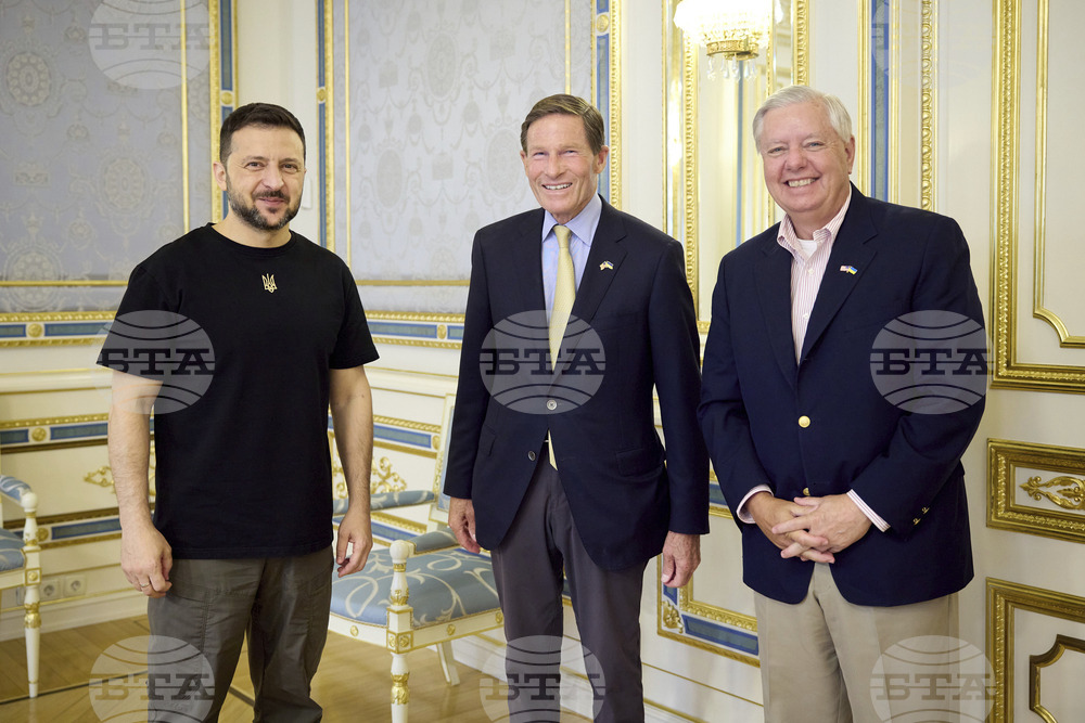 Американски сенатори се срещнаха с украинския президент Зеленски в Киев