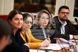 Парламент - Комисия по туризъм