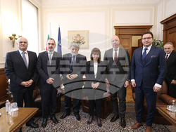 Снимка: Народно събрание -  Председателят на Народното събрание Вежди Рашидов се срещна с президента на Гърция Катерина Сакеларопулу