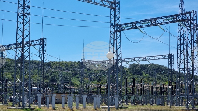 Пожар в колектор на ЕРМ Запад причини прекъсването на електрозахранването в част от центъра на София, подаването вече е възстановено