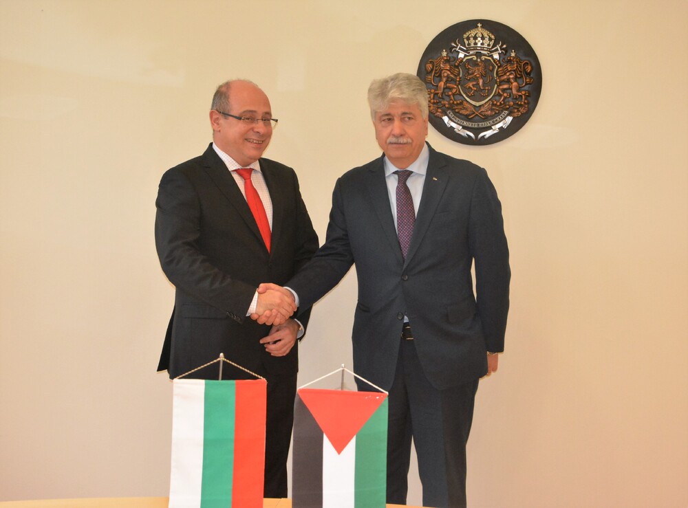 Министерство на труда и социалната политика: Вицепремиерът Лазаров се срещна с министъра на социалното развитие на Палестина Ахмед Маждаляни