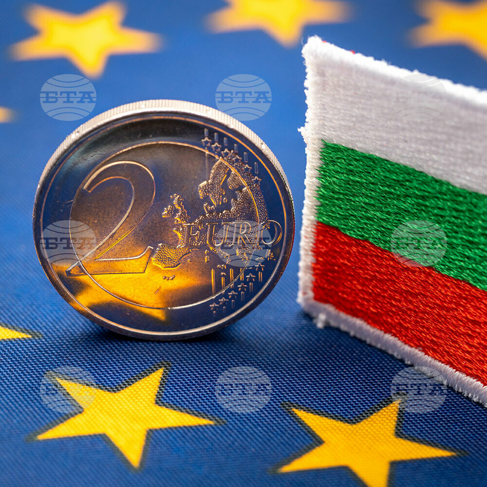 Government, Political Leaders React to President's Proposal for Euro Referendum