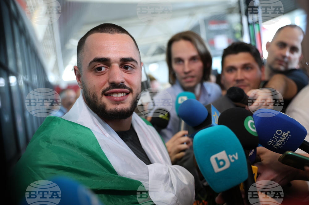 Weightlifter Karlos Nasar Returns Home as European Champion with Two World Records