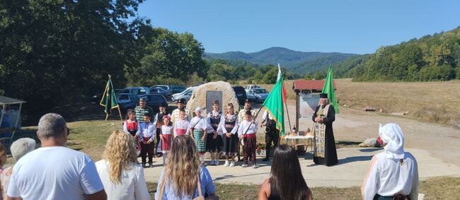 Община Сливен: В Божевци почетоха паметта на героите от четата на Хаджи Димитър и Стефан Караджа