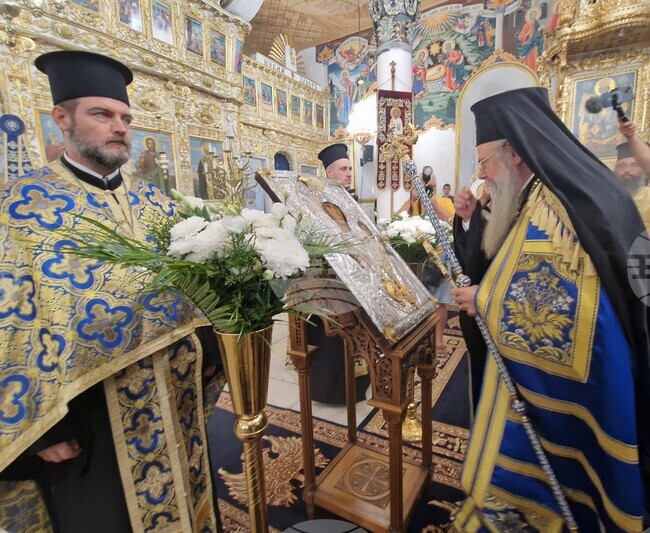 Чудотворната икона на Св. Богородица - "Златна ябълка“, ще бъде в Хасково в навечерието на Успение Богородично