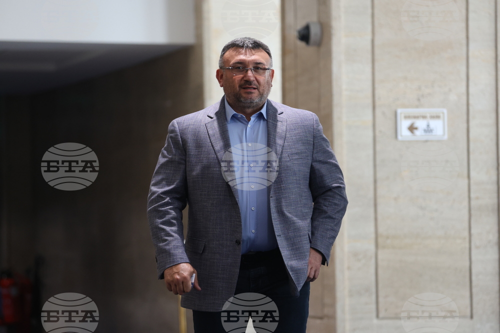 Парламент - заседание - Младен Маринов