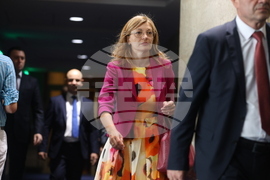 Парламент - заседание - Екатерина Захариева