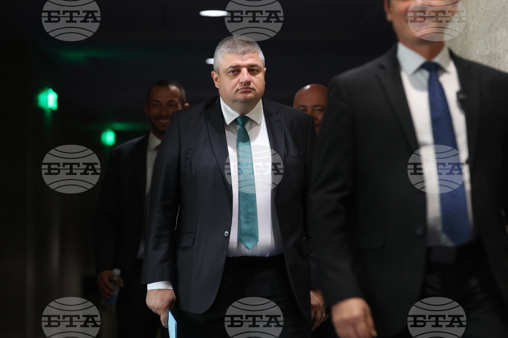 Парламент - заседание - Байрам Байрам