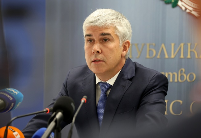 Служебният министър на енергетиката съобщи, че има покана за среща тази седмица с номинираната за служебен премиер Горица Грънчарова-Кожарева