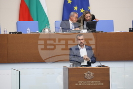 Парламент - заседание - Калоян Методиев