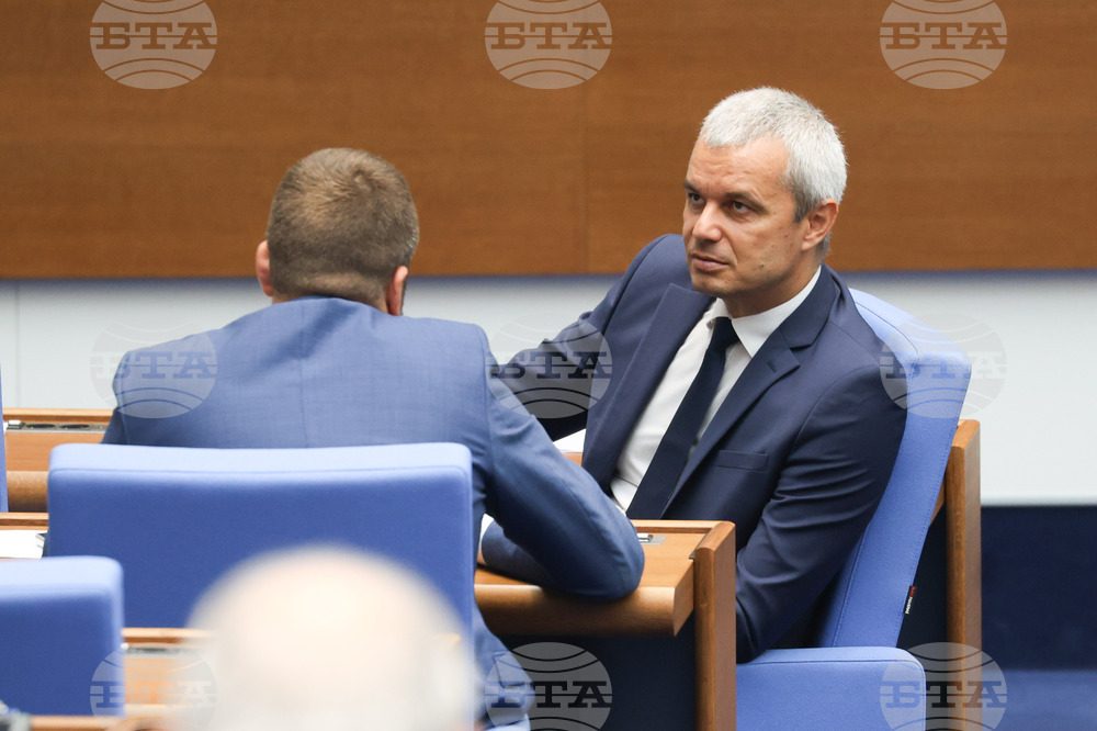 Парламент - заседание - Костадин Костадинов
