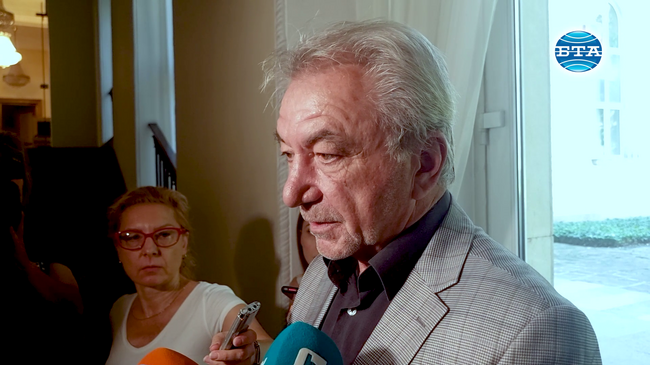 Служебният министър на иновациите Росен Карадимов заяви, че е склонен да остане в новото служебно правителство, ако му бъде предложено