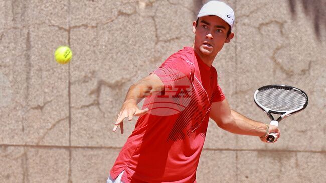 Братята Джордж и Александър Лазарови ще играят един срещу друг на четвъртфиналите на сингъл на Държавното лично първенство по тенис на закрито за мъже 