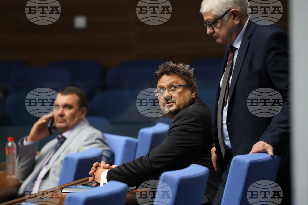 Парламент - заседание - Кирил Вълчев