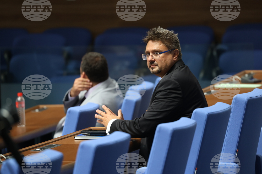 Парламент - заседание - Кирил Вълчев