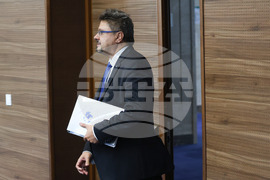 Парламент - заседание - Кирил Вълчев