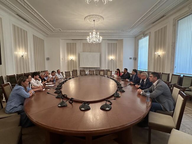 ПП-ДБ се ангажира да разработи законодателни промени за решаване на проблемите на международните превозвачи