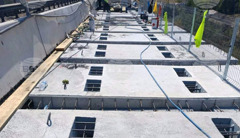 Workers Apply Anti-Corrosion Protection at Danube Bridge
