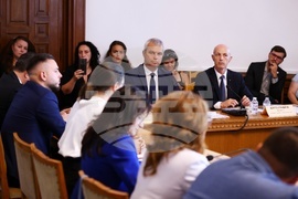 Народно събрание - Комисия по въпросите на младежта и спорта - Комисия по демографската политика, децата и семейството - съвместно заседание