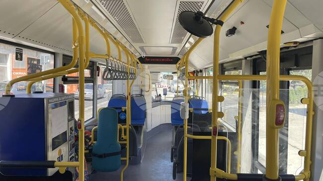 Машините за продажба на билети в градските автобуси във Варна вече работят само с евромонети, засега не връщат ресто