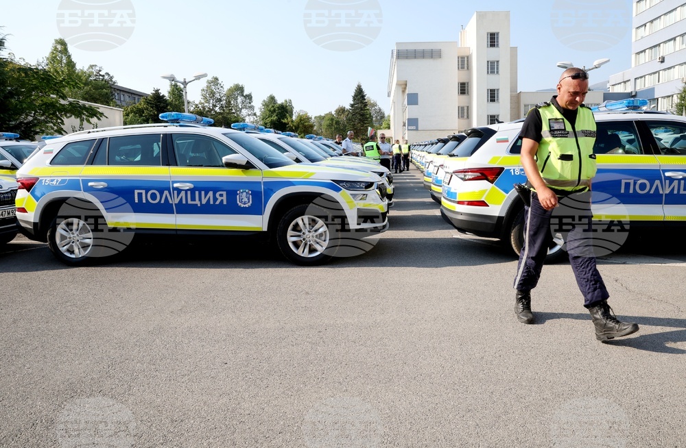 ГДНП - нови автомобили - министър - връчване