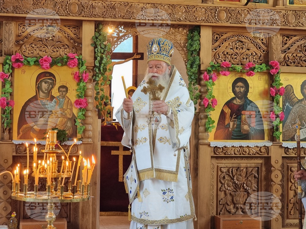 Село Черни Вит - Ловчански митрополит - празник
