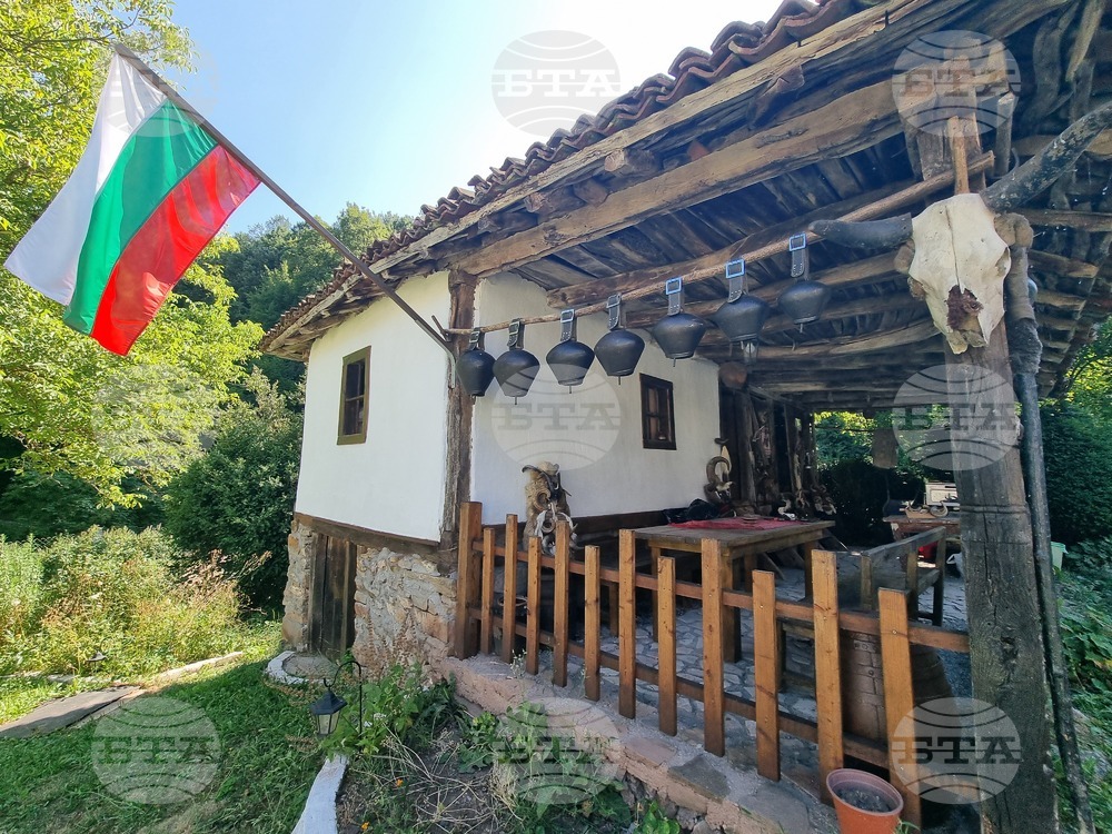 Село Ръждавец - майстор на маски - Светослав Иванов
