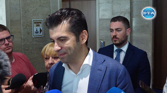 Да помислим за общественик, който да има доверието на партиите и обществото, предложи Кирил Петков за справяне с политическата криза