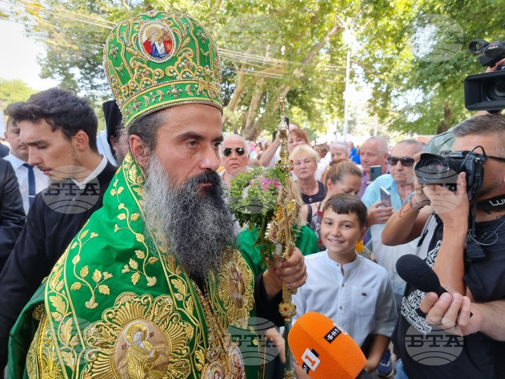 Според патриарх Даниил би било прекрасно днешният празник на Свeта Богородица да бъде официален