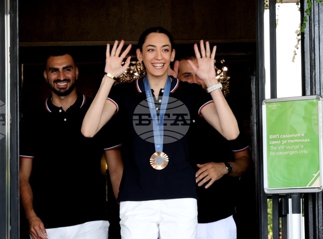 Летище София - Кимия Ализаде - посрещане