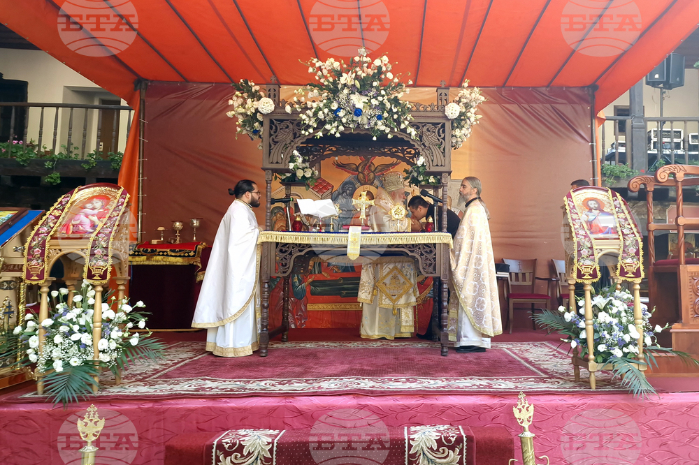 Троян - лития - храмов празник на Троянския манастир