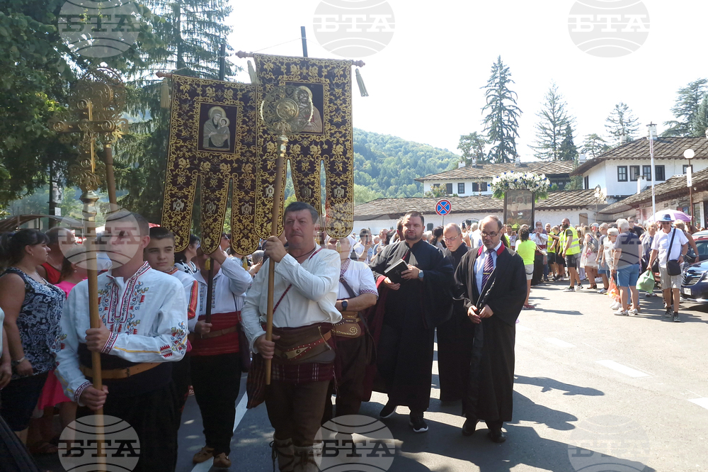 Троян - лития - храмов празник на Троянския манастир