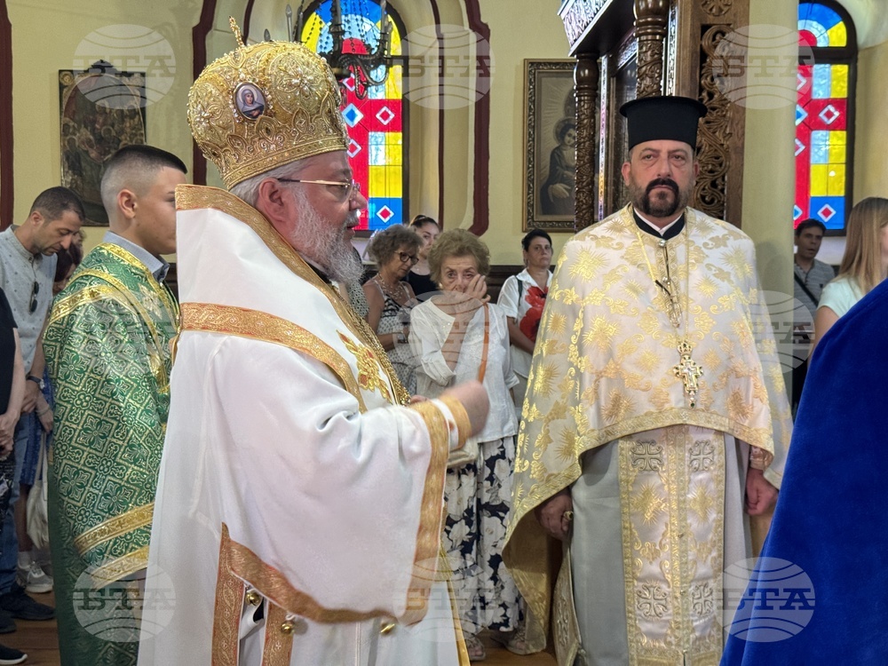 Казанлък - Успение на Пресвета Богородица - литургия