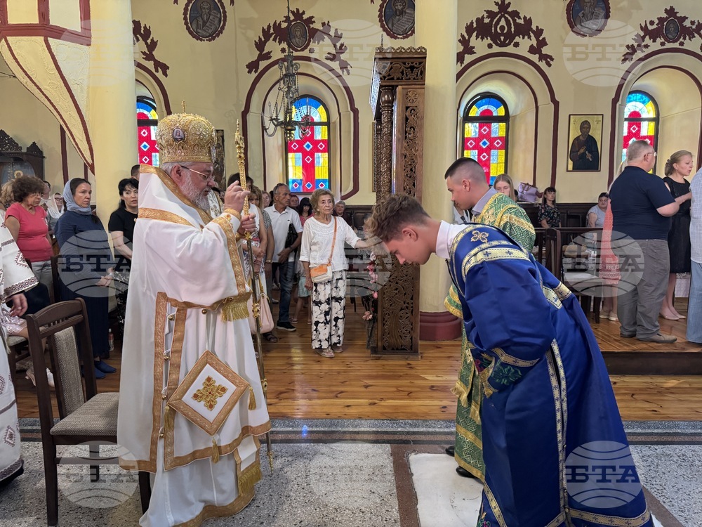 Казанлък - Успение на Пресвета Богородица - литургия