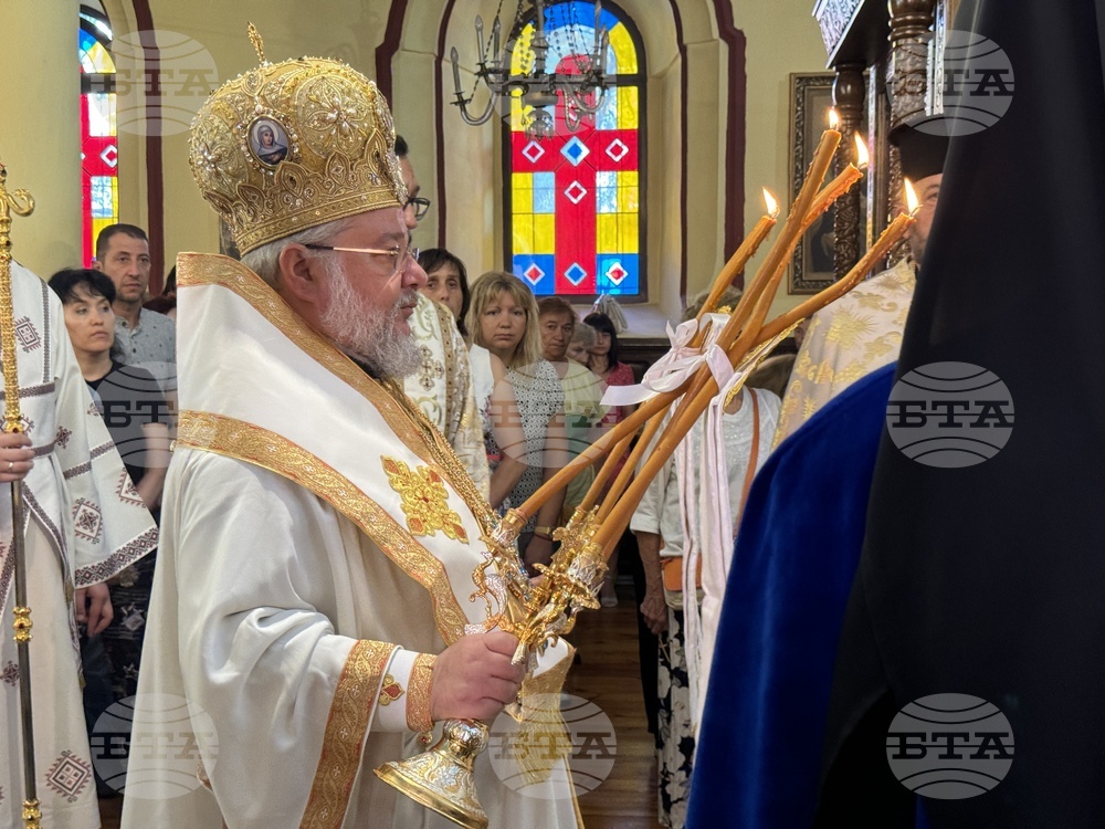 Казанлък - Успение на Пресвета Богородица - литургия