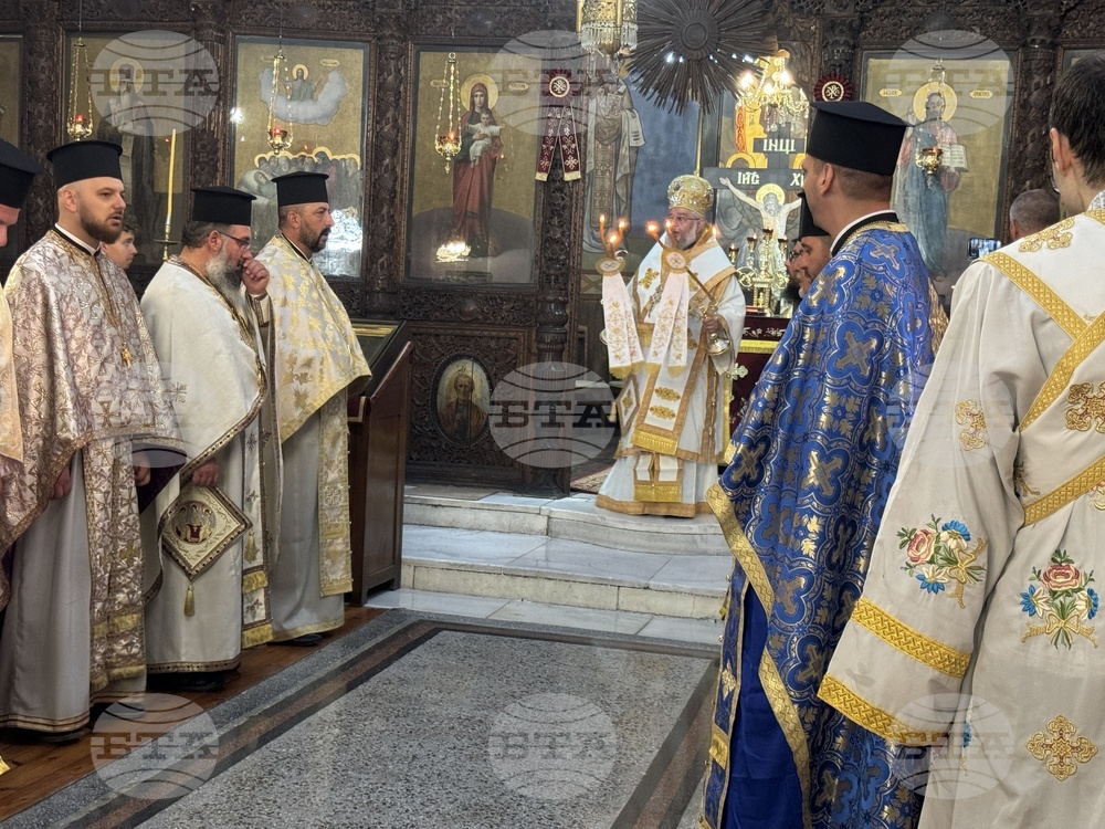 Казанлък - Успение на Пресвета Богородица - литургия