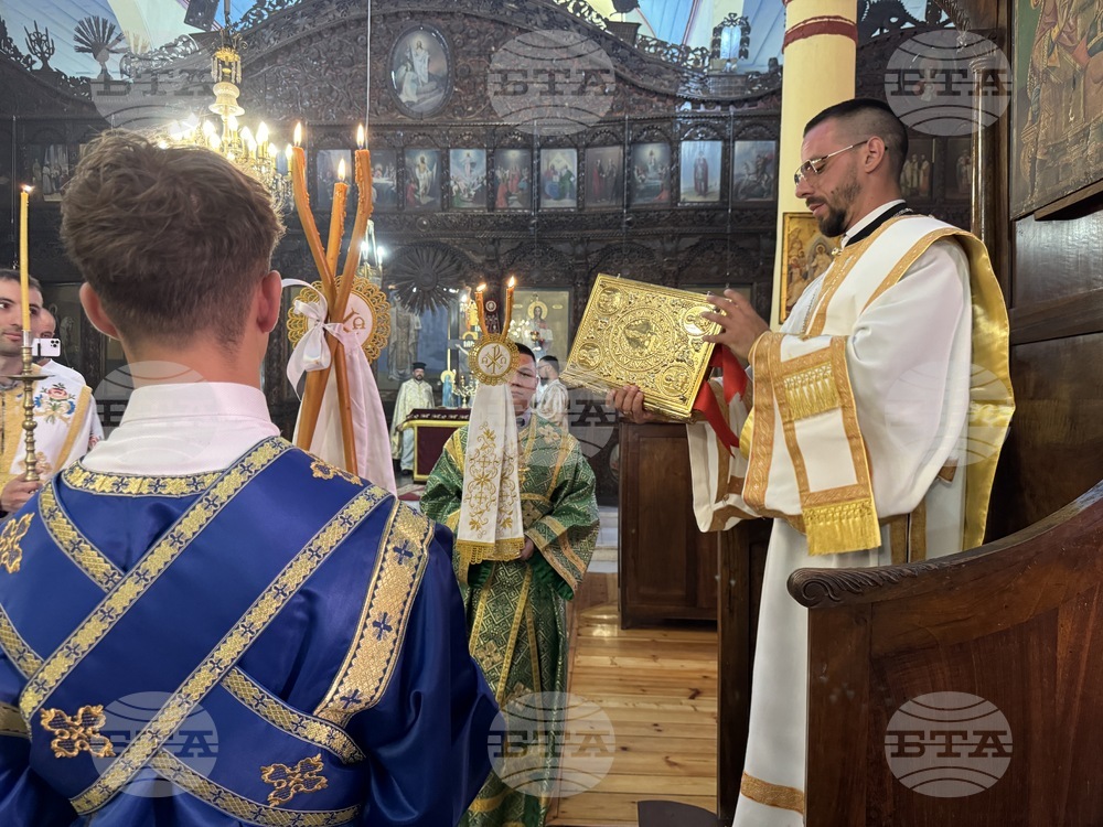 Казанлък - Успение на Пресвета Богородица - литургия