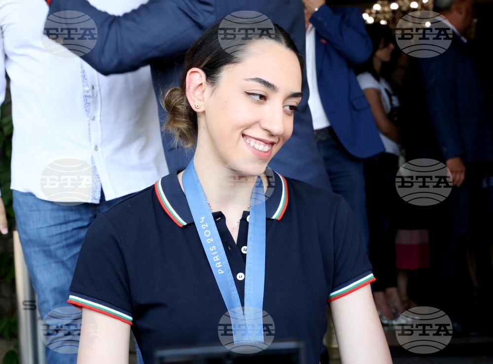 Летище София - Кимия Ализаде - посрещане