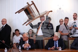 Народно събрание - Временна комисия за дейността на Петьо Еврото и Мартин Божанов