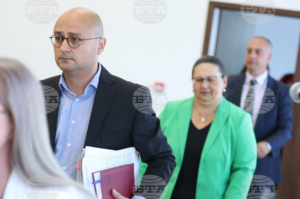 НСлС - пресконференция - Елин Пелин - фойерверки