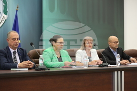 НСлС - пресконференция - Елин Пелин - фойерверки