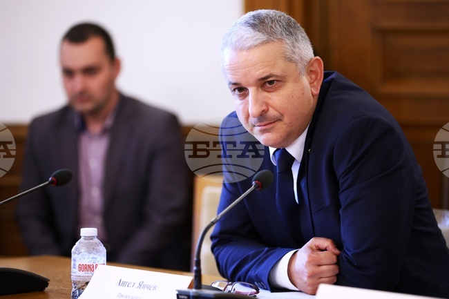 Кметовете на общини имат възможност да дисциплинират читалища, недисплинирани във финансово отношение, каза Ангел Янчев