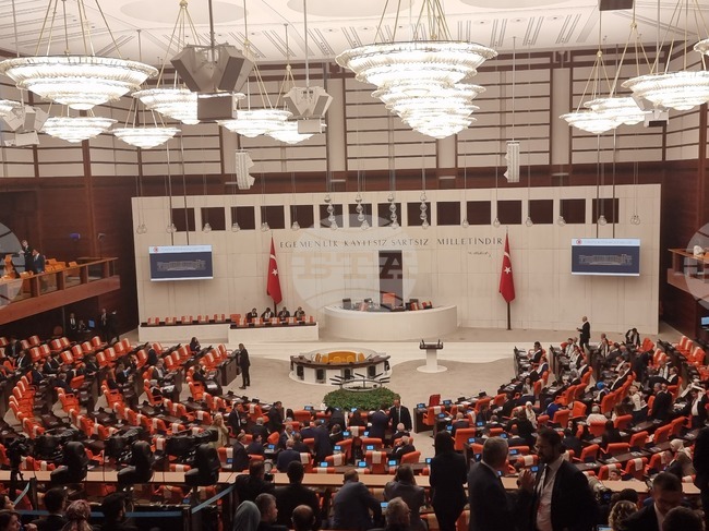 Комисия за изготвяне на нова турска конституция ще започне работа на 4 юни