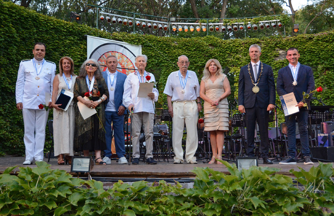 Община Варна: Седем изявени личности получиха почетни звания и отличия по случай Деня на Варна