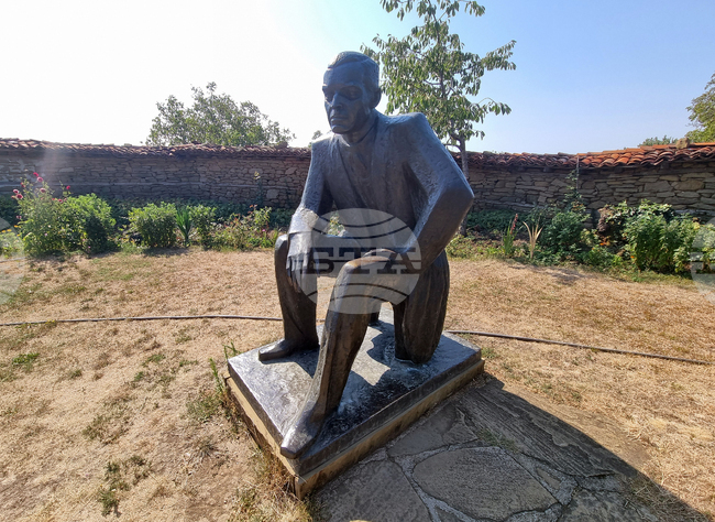 В Жеравна отбелязват 145 години от рождението на Йордан Йовков с изложба и книга, вдъхновени от сборника "Старопланински легенди"