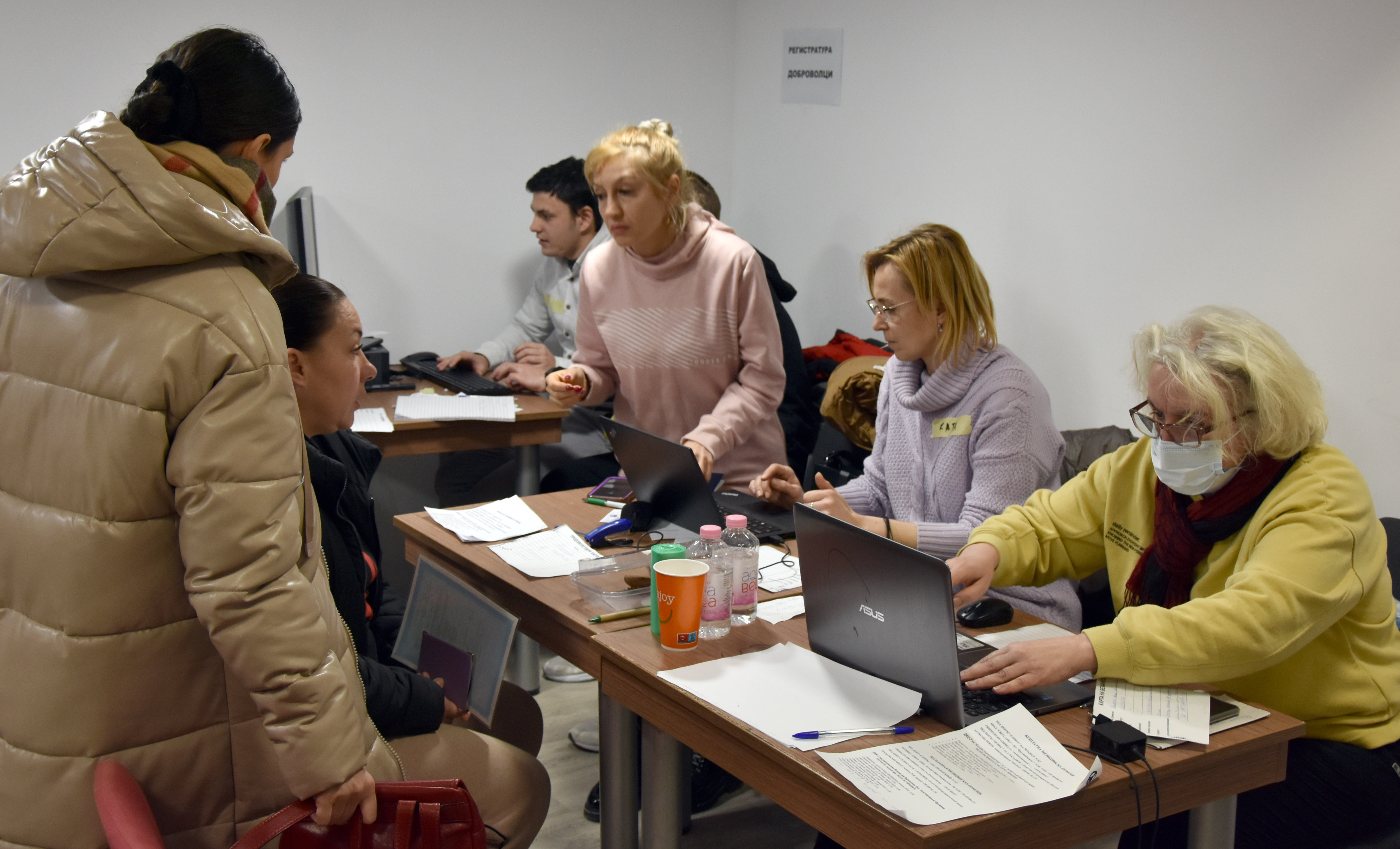 Варна - Мобилен екип на Агенцията за бежанците вече работи в Кризисния център 