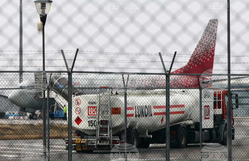 Чуждестранните партньори на "Лукойл" преоценяват участието си в съвместни проекти след американските и британските санкции